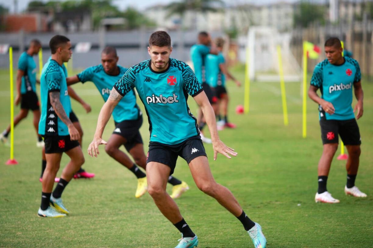 Pedro Raul em treino do Vasco