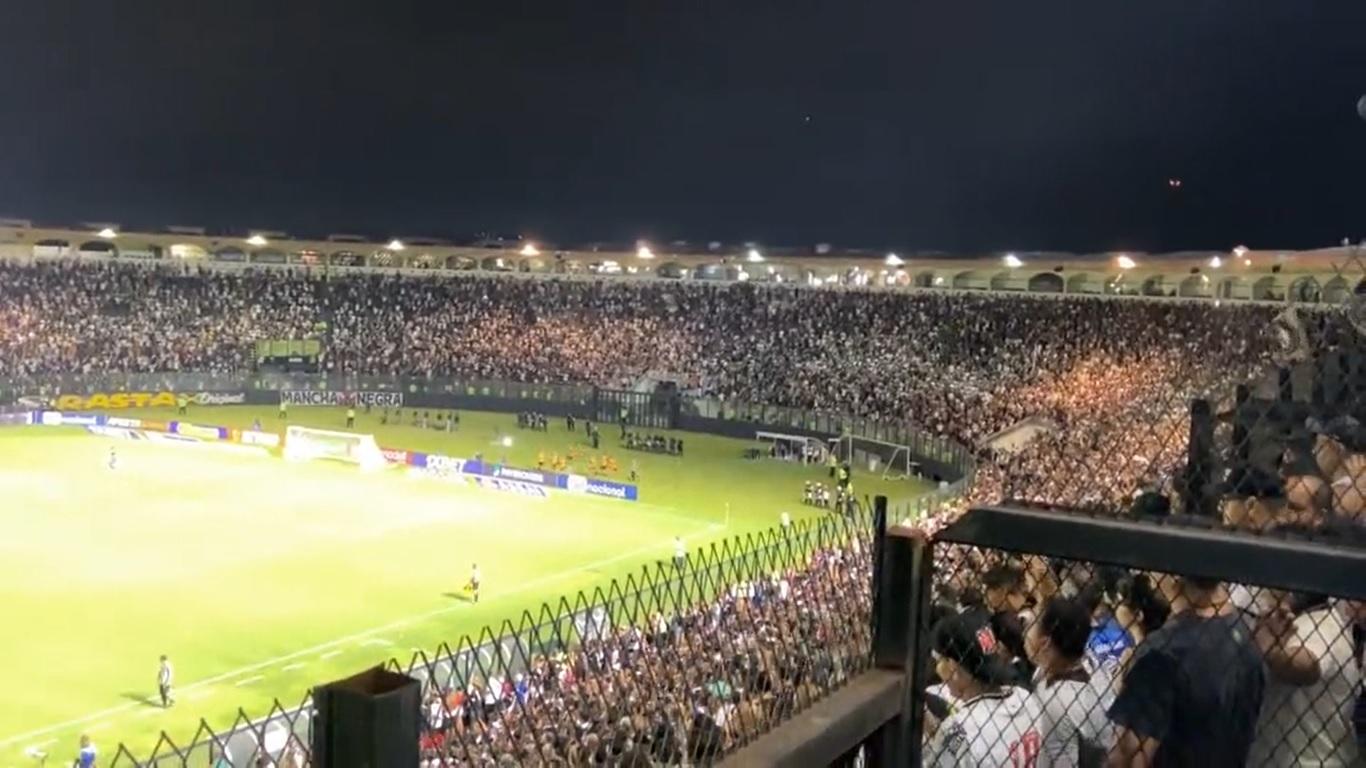 Torcedores do Vasco provocam o Flamengo após goleada sobre o Boavista