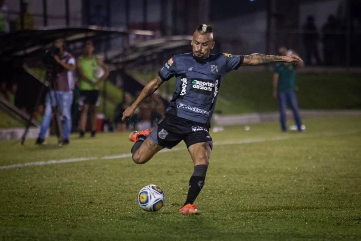 Alemão, lateral-direito do ABC