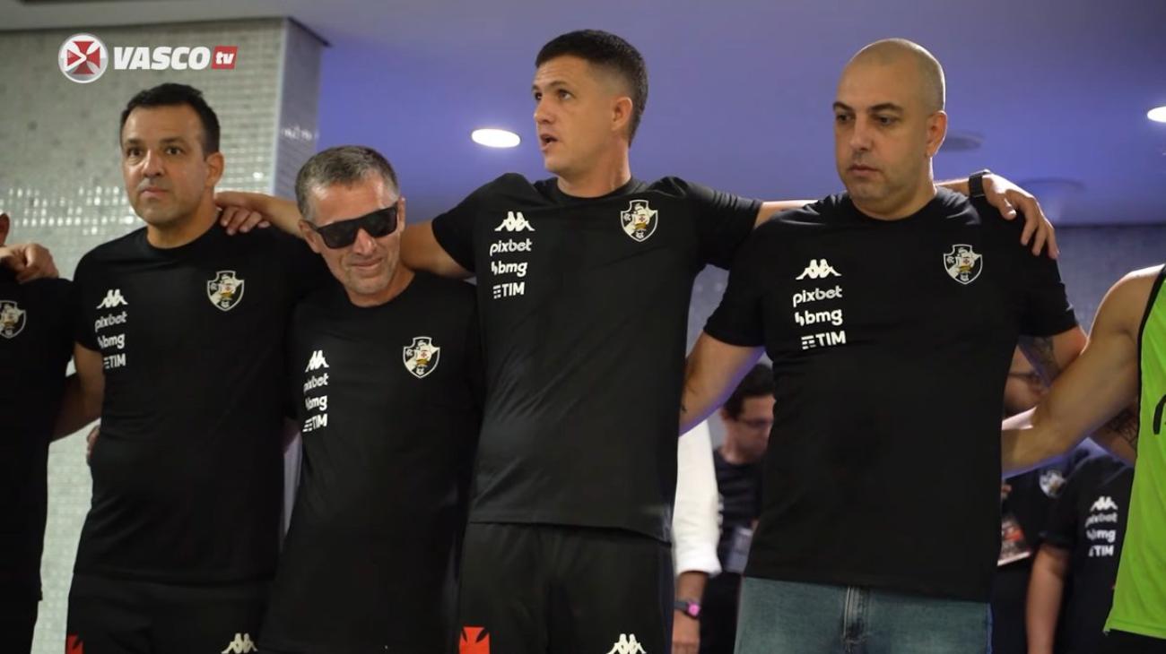 Maurício Barbieri no vestiário do Maracanã