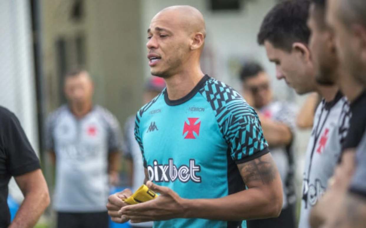 Anderson Conceição se emociona em despedida do Vasco