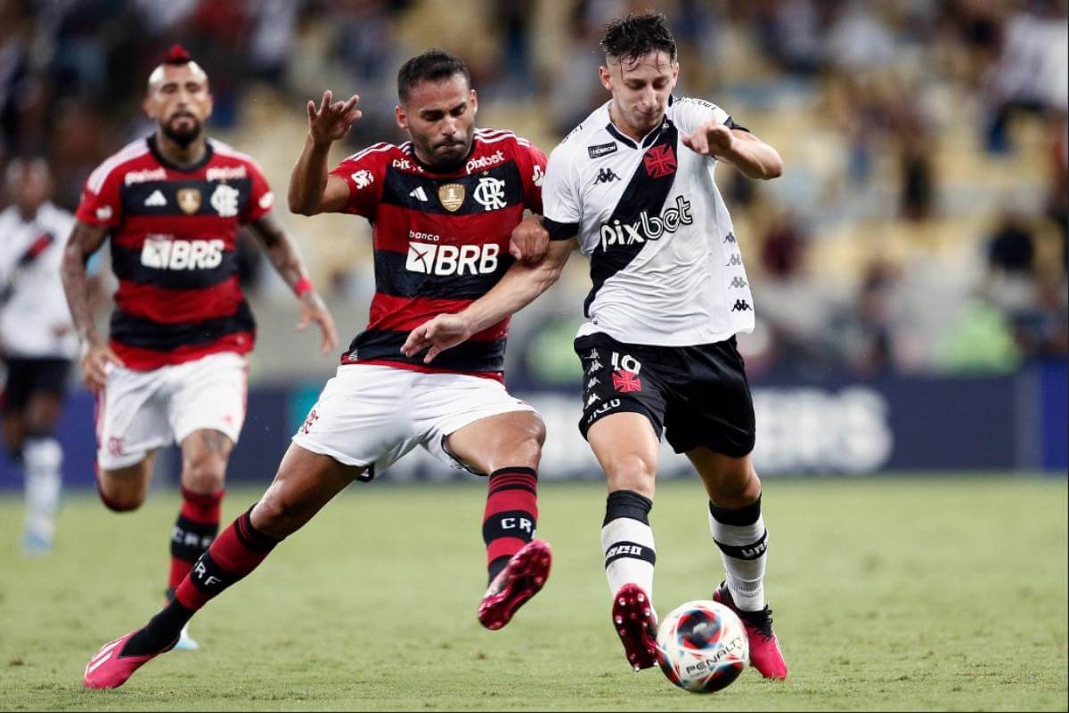 Matías Galarza durante jogo contra o Flamengo