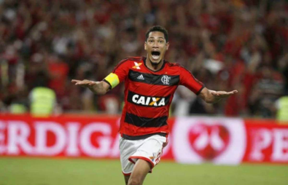 Hernane Brocador, quando atuava pelo Flamengo