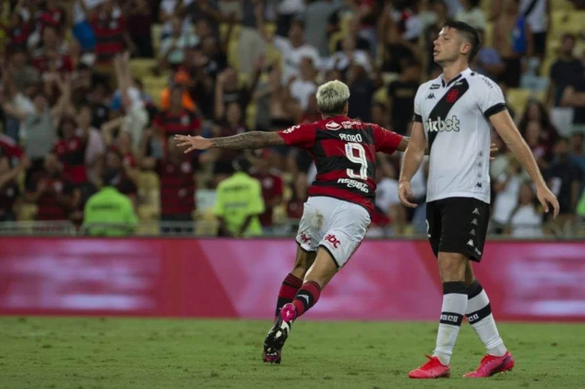 Capasso lamenta erro em lance do gol de Pedro