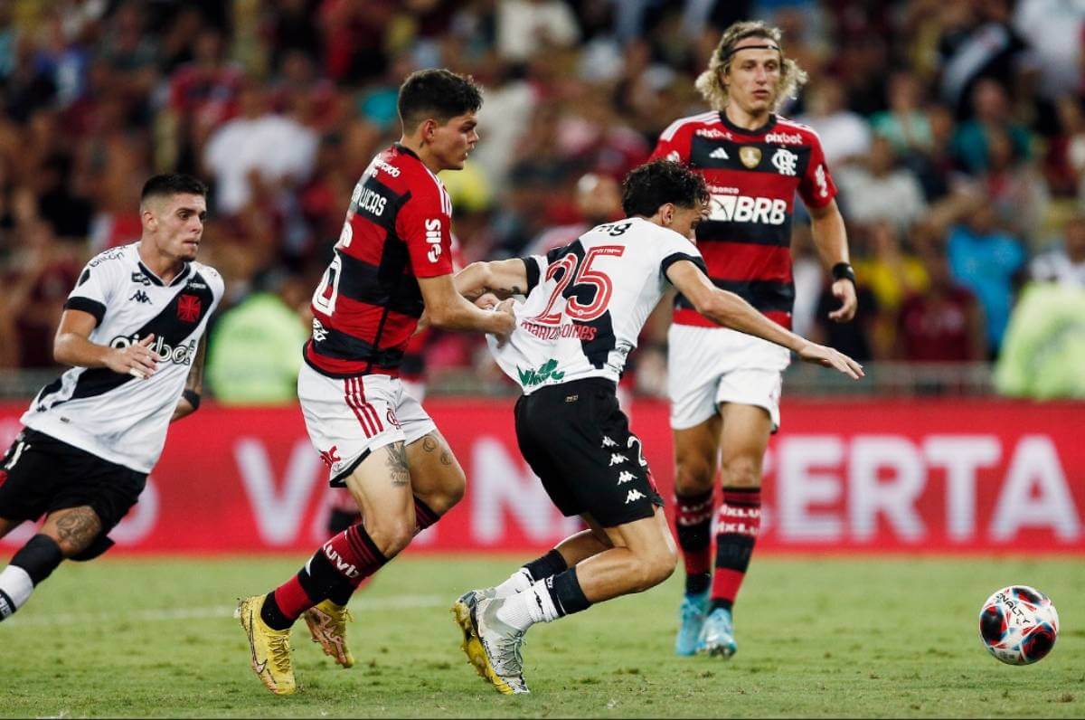 Vasco sofre goleada do Flamengo e vira 'piada' na web; memes