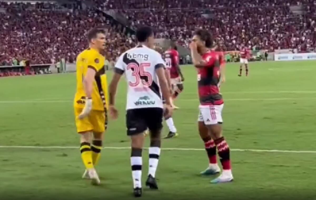 Gabigol discutindo com Miranda em Flamengo x Vasco