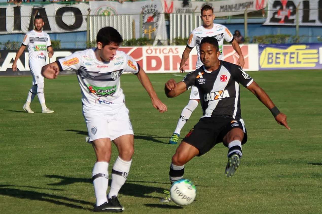 Vasco e Tupi se enfrentaram pela Série B de 2016