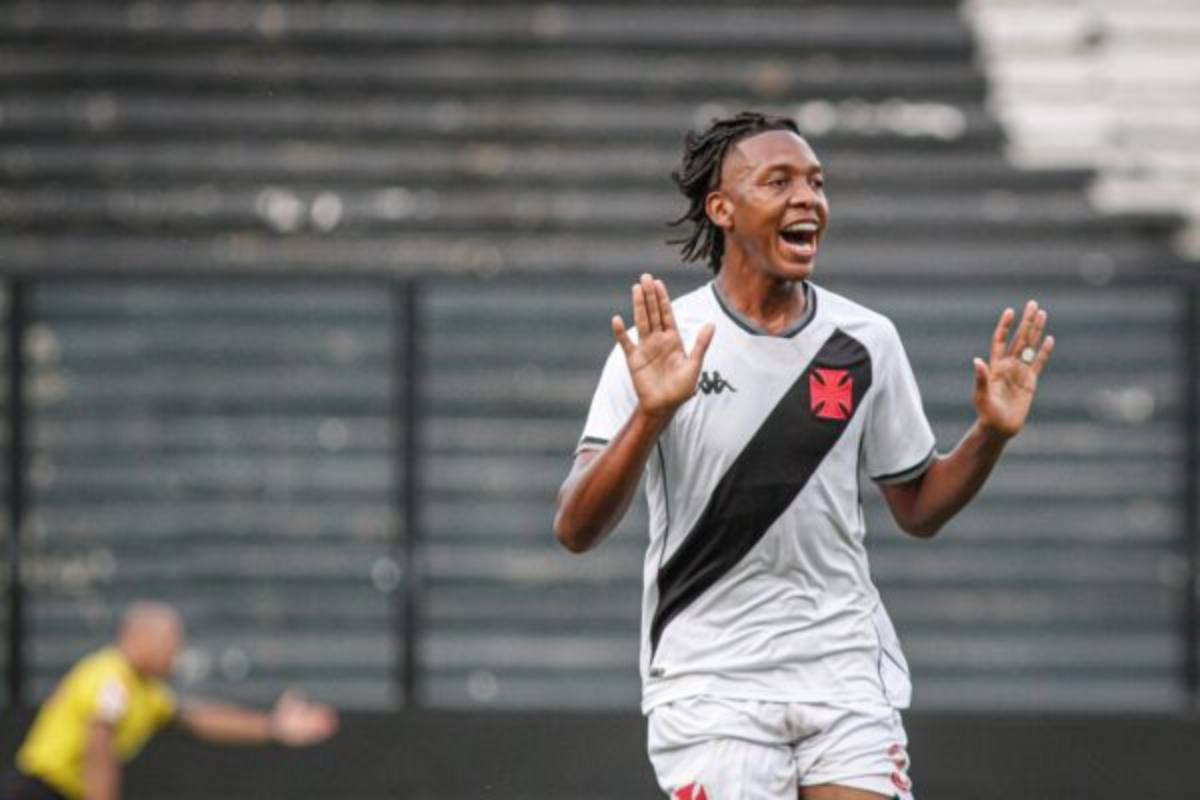 Igor marca contra o Flamengo pela Copa do Brasil Sub-17