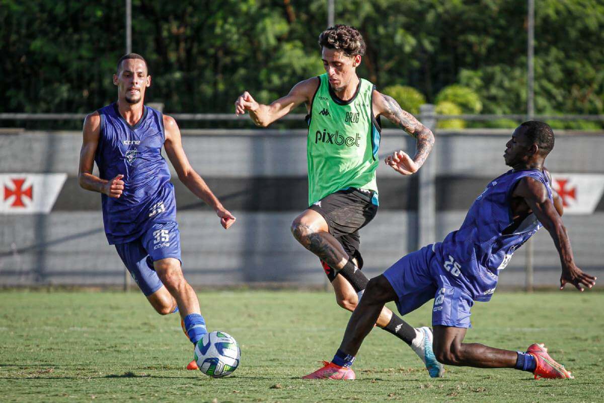Marlon Gomes em jogo-treino contra o Artsul