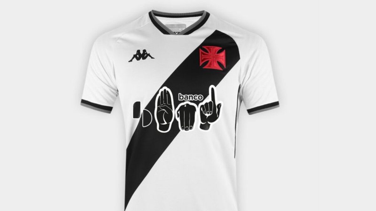 Ação especial do Vasco com linguagem em libras na camisa