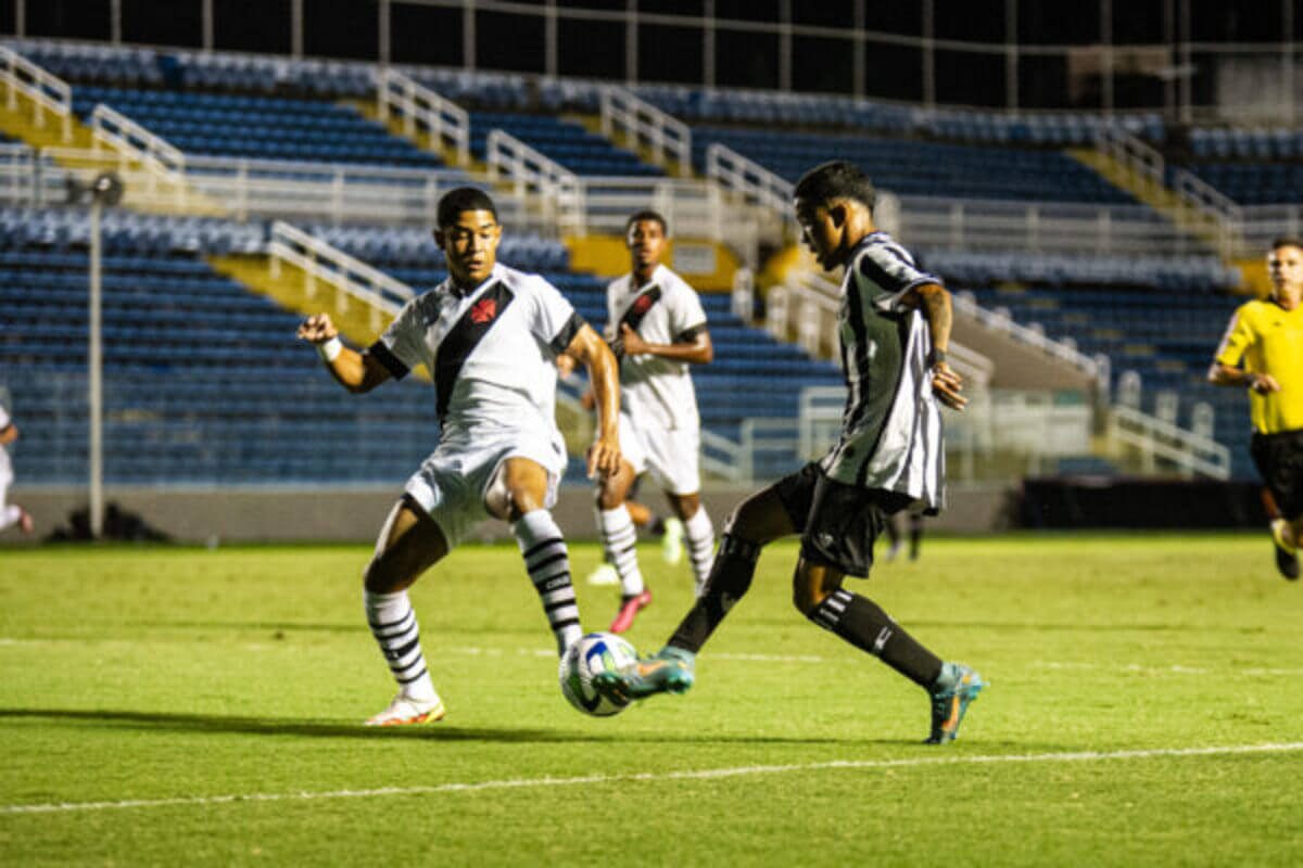 Vasco vence o Ceará novamente por 2 a 0