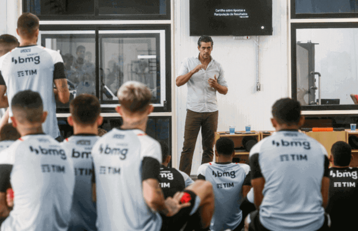 Vasco promove palestra para o elenco no CT Moacyr Barbosa