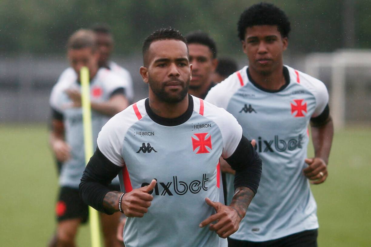 Alex Teixeira e Andrey Santos em treino do Vasco