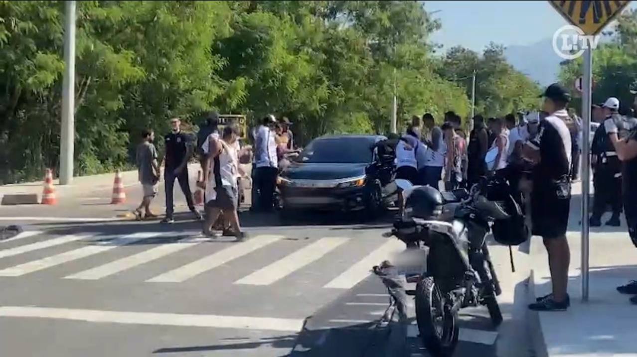 Fernando Diniz foi abordado de forma pacífica por torcedores do Vasco