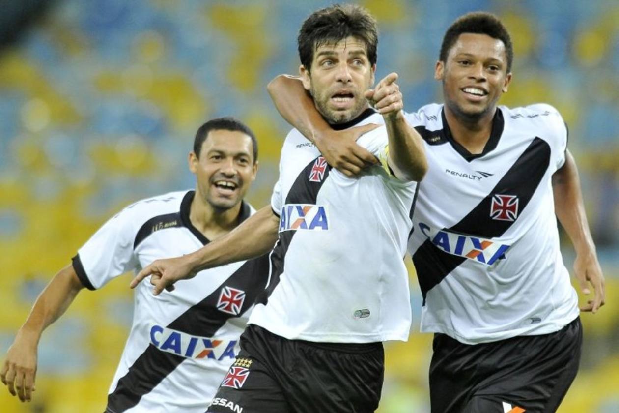 Juninho Pernambucano marcou em reestreia contra o Fluminense em 2013