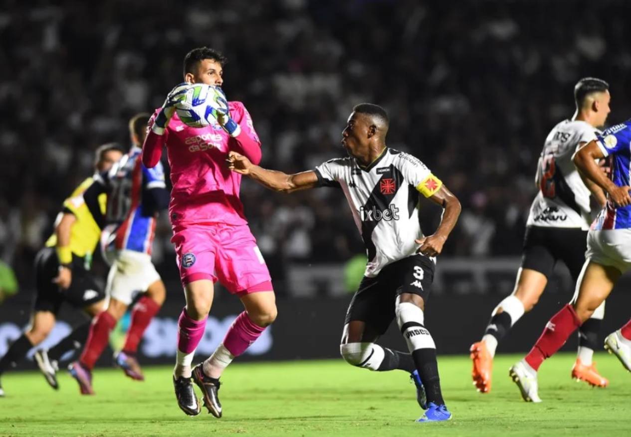 Léo em campo contra o Bahia