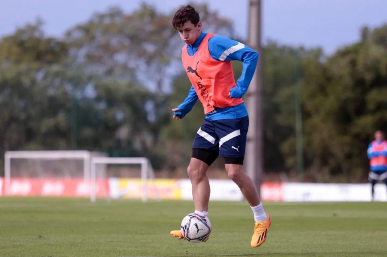 Matías Galarza em treino da Seleção do Paraguai