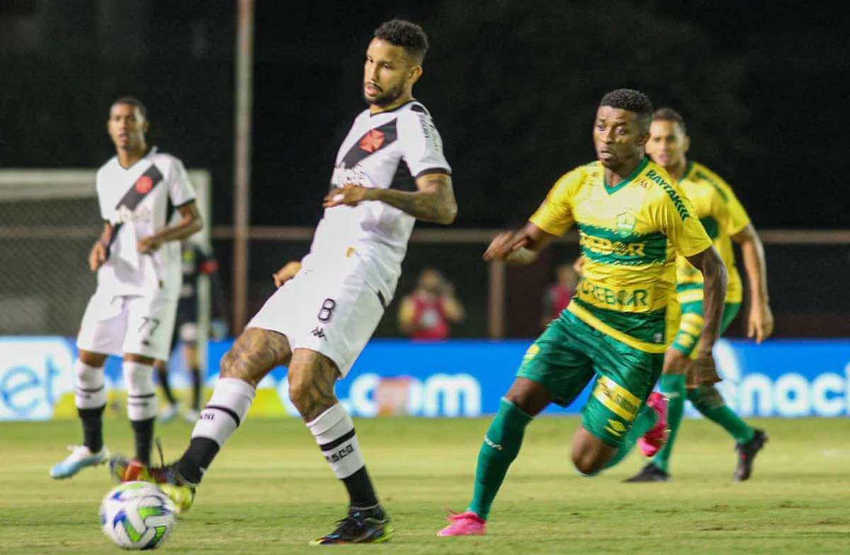 Jair durante o jogo contra o Cuiabá