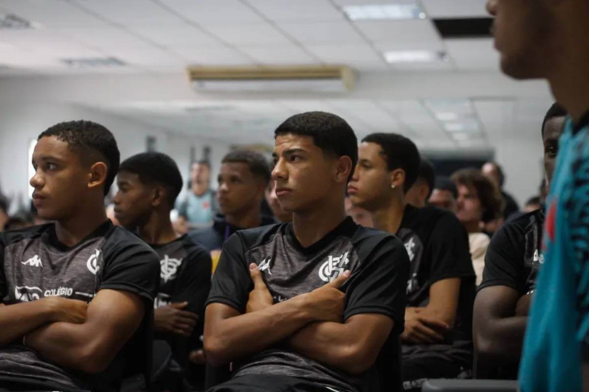 Palestra com jogadores do base do Vasco