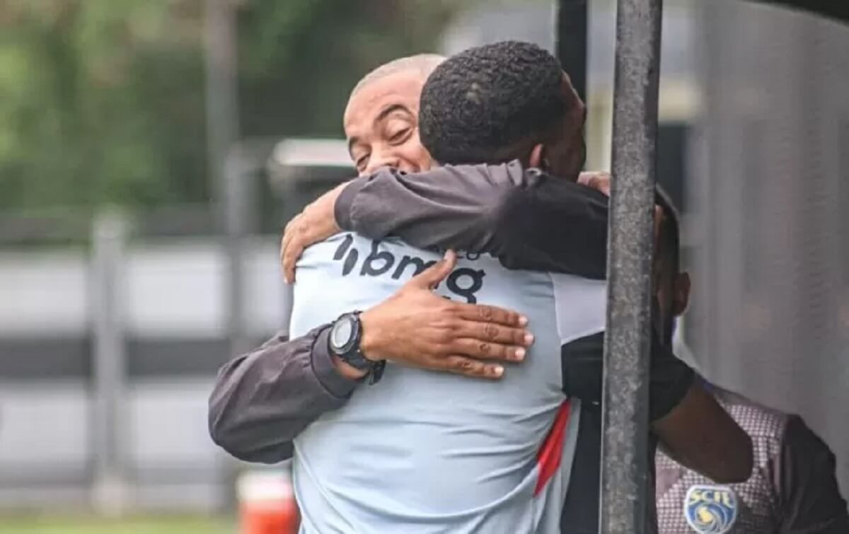 Rayan abraçando Silvestre dos Anjos