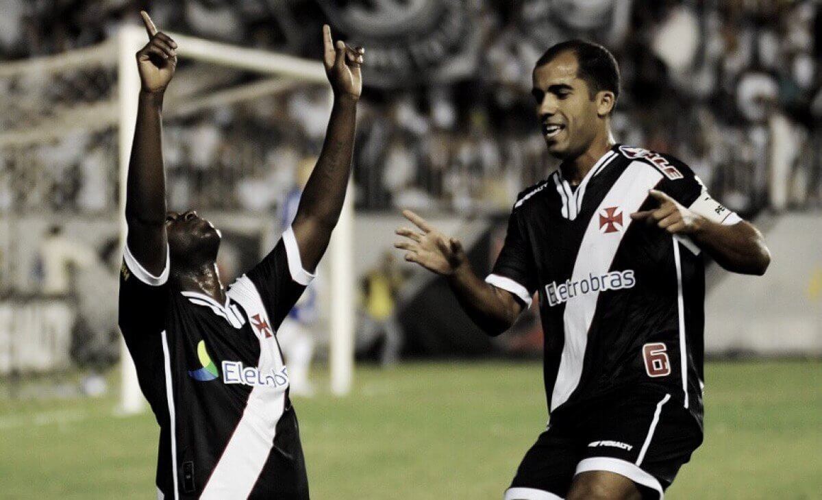 Última vitória do Vasco sobre o Corinthians foi em 2010, por 2 a 0, com gols de Zé Roberto e Eder Luis