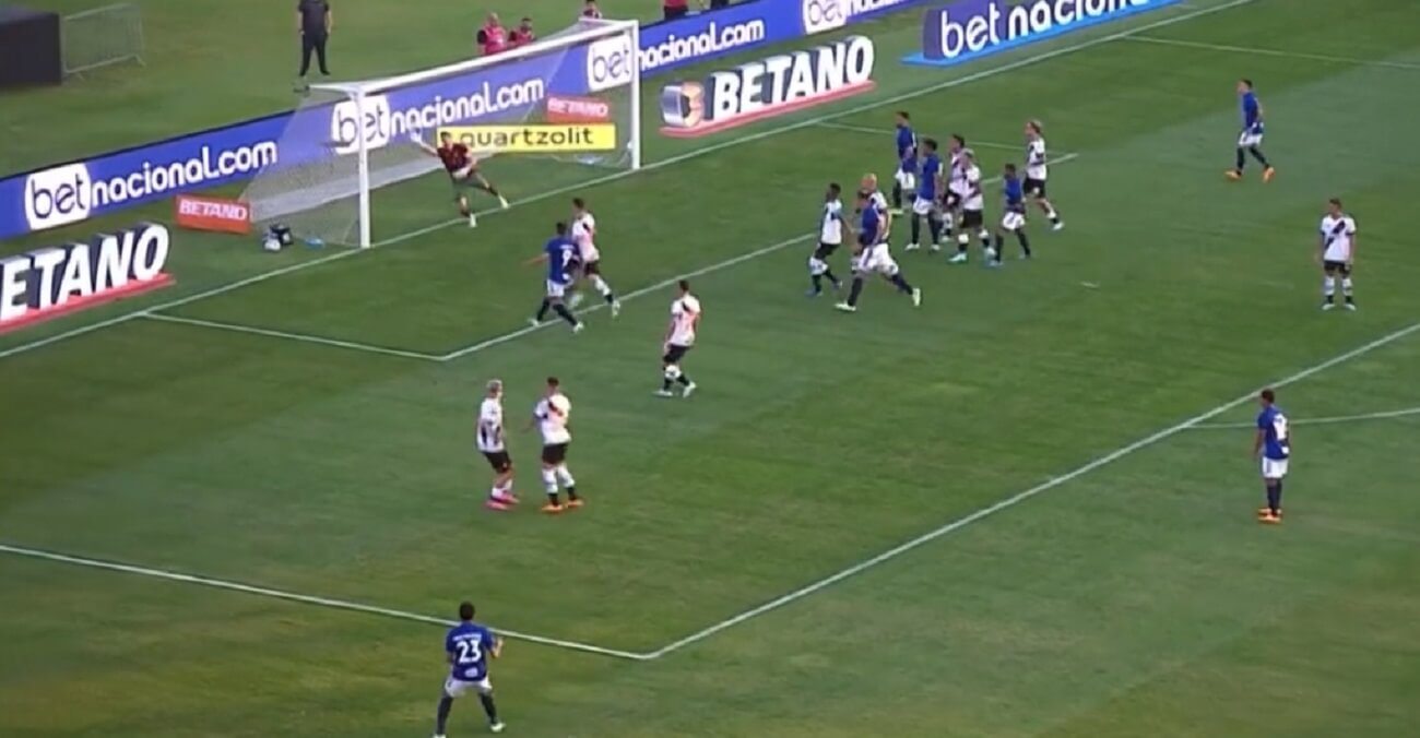 Gol de Machado, do Cruzeiro, contra o Vasco