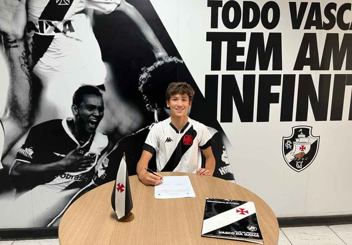 Guilherme Melo assina contrato de formação com o Vasco
