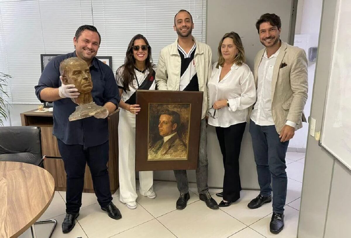 Família de José Augusto Prestes em visita ao Vasco