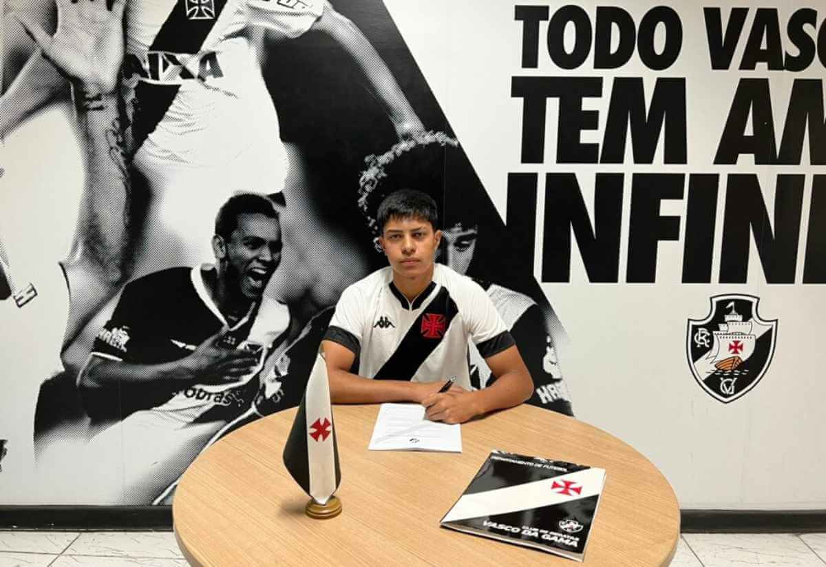 Lucas Soares assina contrato com o Vasco