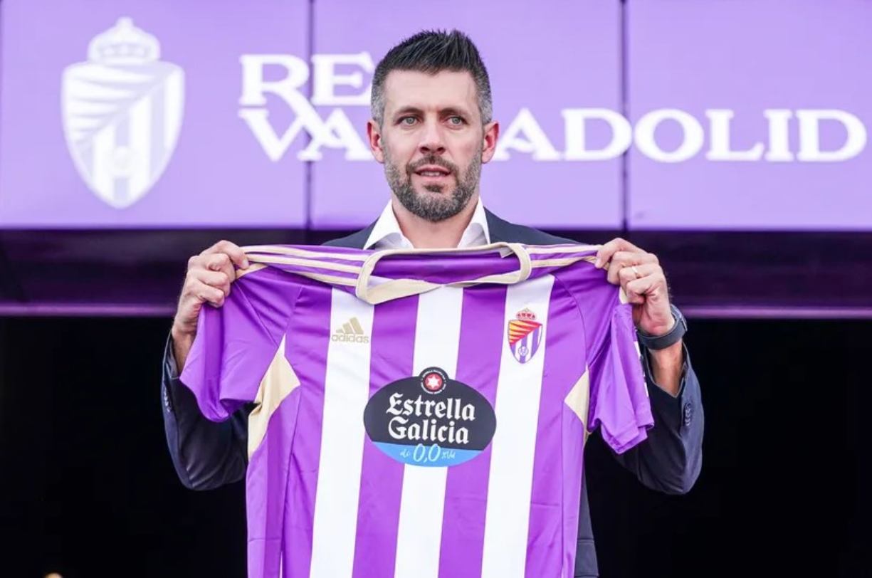 Paulo Pezzolano é o técnico do Real Valladolid, da Espanha