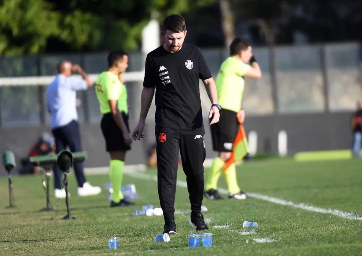 William Batista em jogo contra o Cruzeiro