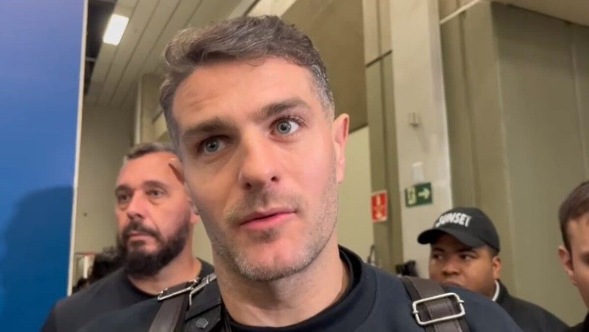 Pablo Vegetti desembarca no Rio para se apresentar ao Vasco