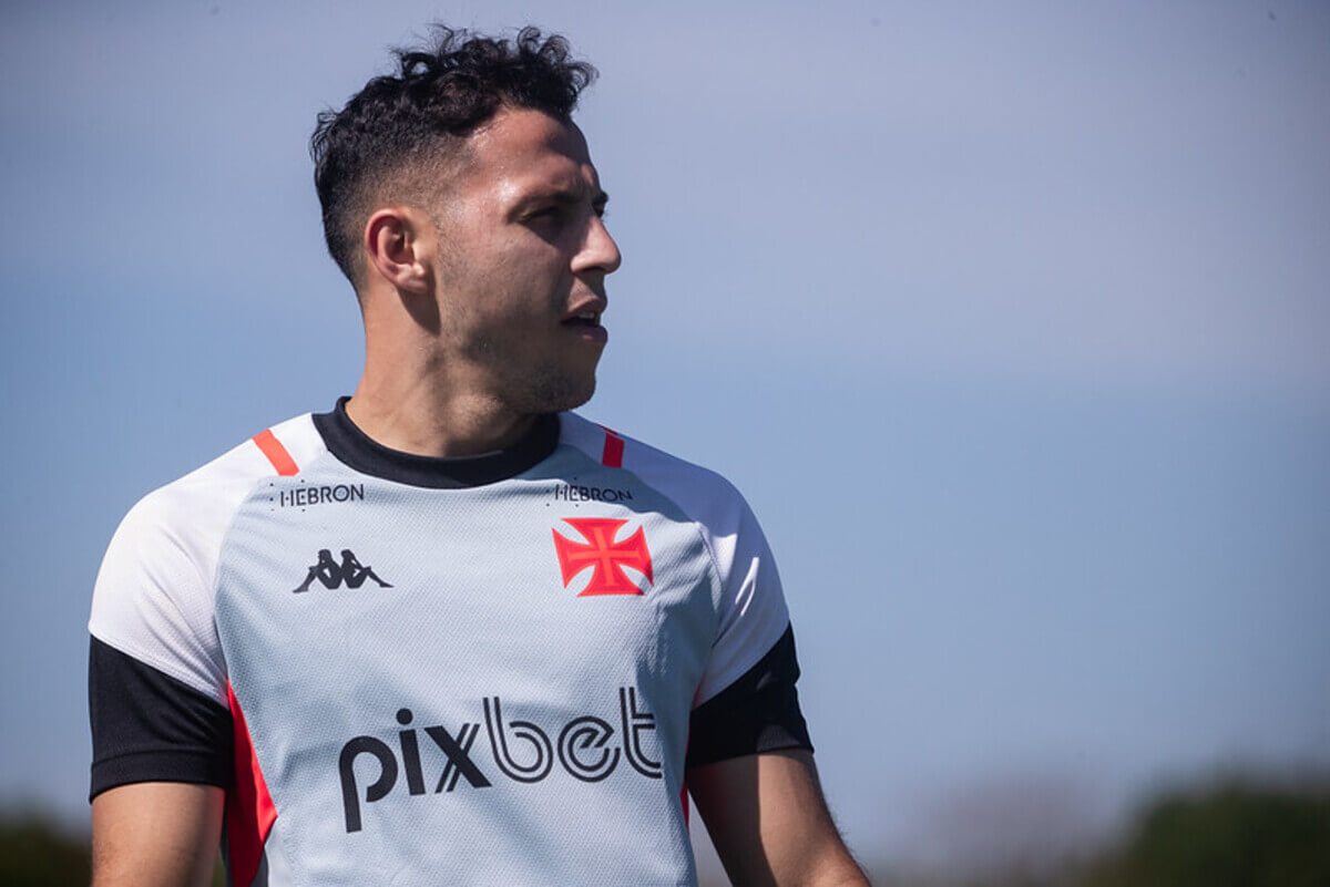 Sebastian Ferreira em treino do Vasco no CT Moacyr Barbosa em 23 de agosto de 2023.