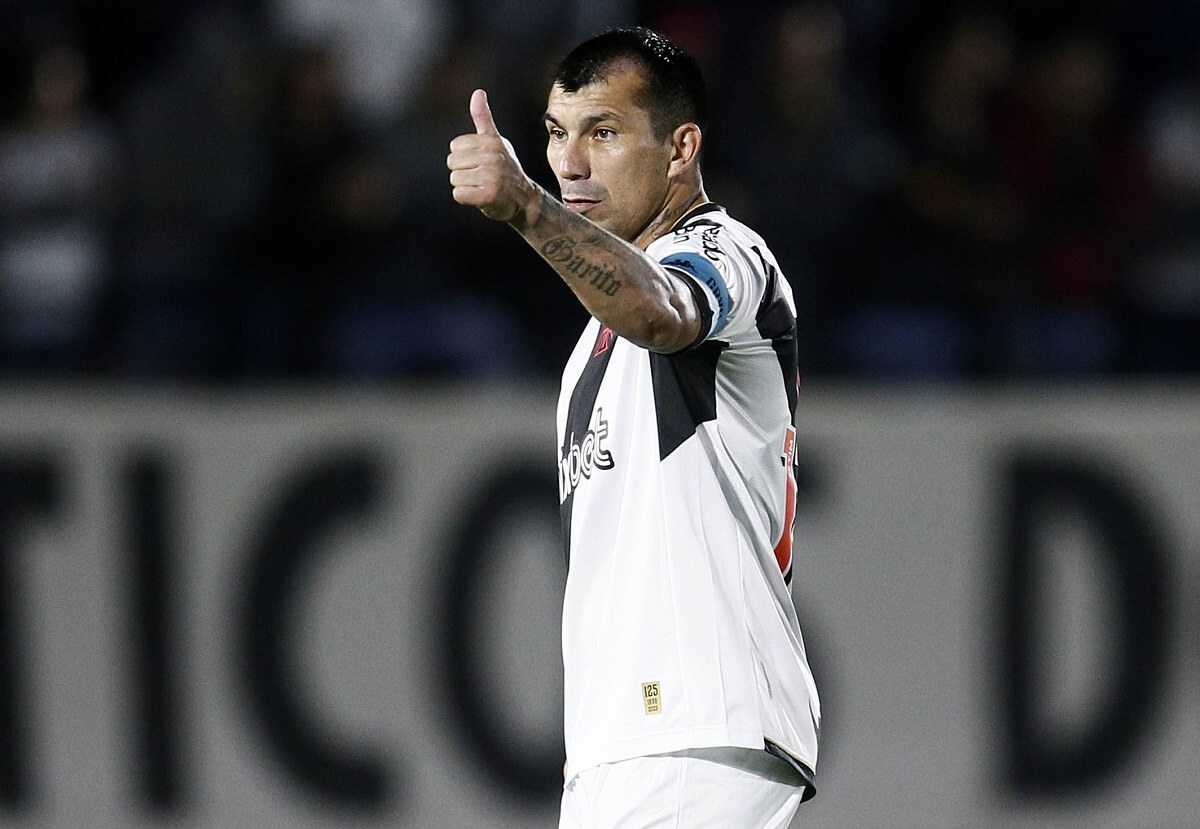 Medel em Red Bull Bragantino x Vasco