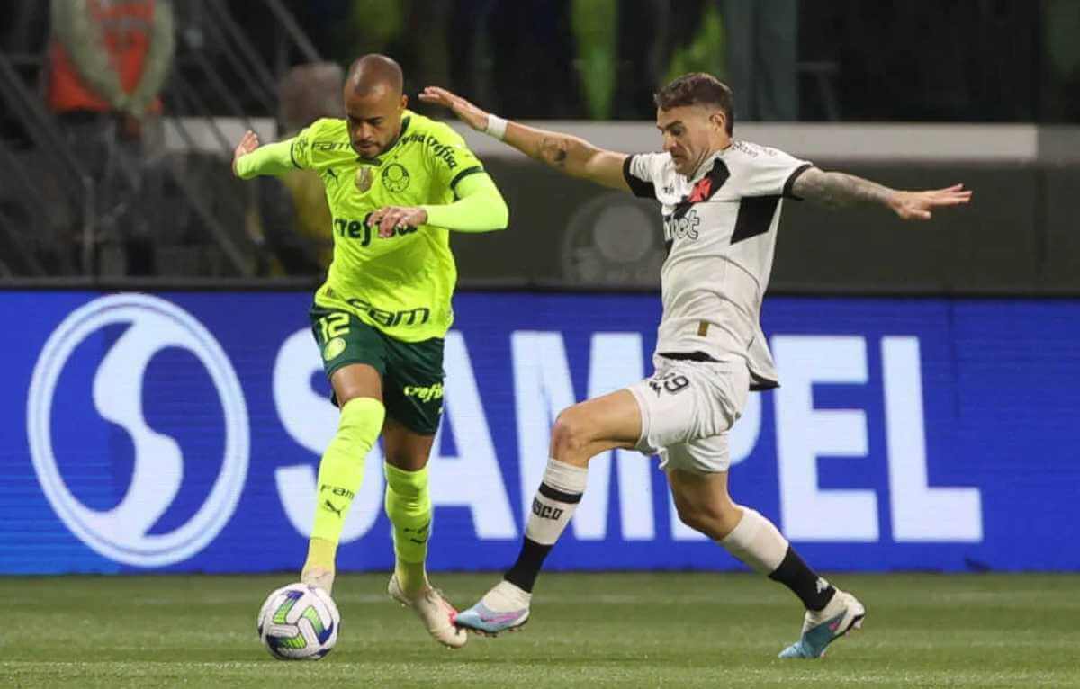 Vegetti em ação pelo Vasco contra o Palmeiras