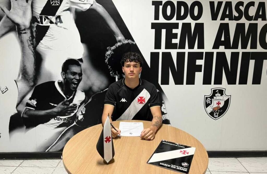 Noronha, zagueiro do Sub-17 do Vasco 