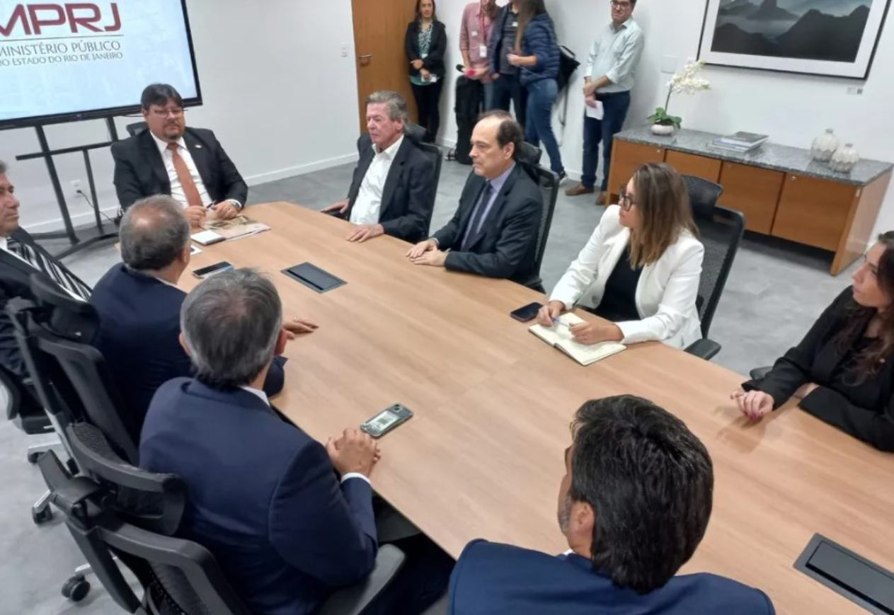 Vasco se reuniu com o Ministério Público nesta quarta-feira