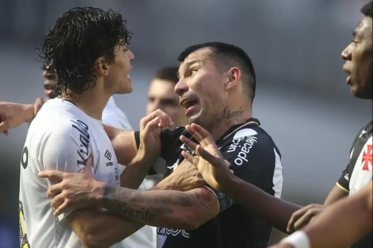 Vasco: Medel sofre amarelo e vai jogar contra o Cruzeiro - Papo na Colina -  Notícias do Vasco da Gama