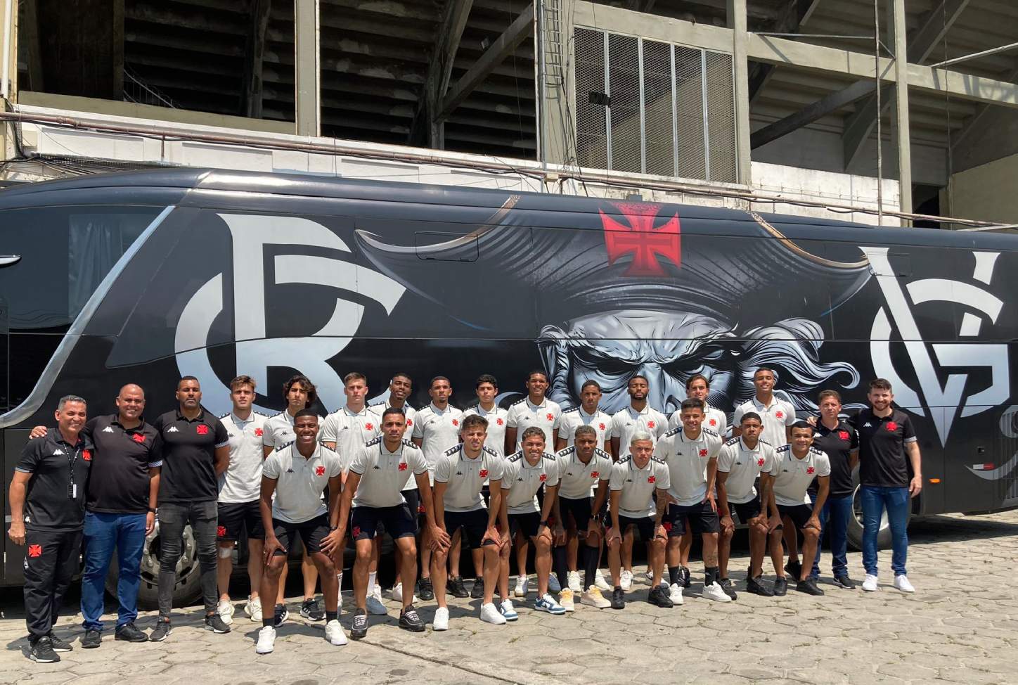 Elenco Sub-19 do Vasco embarca para a Copa Atlântico