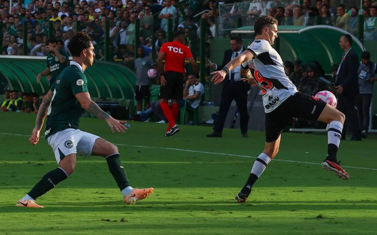 Pablo Vegetti no empate entre Vasco e Goiás