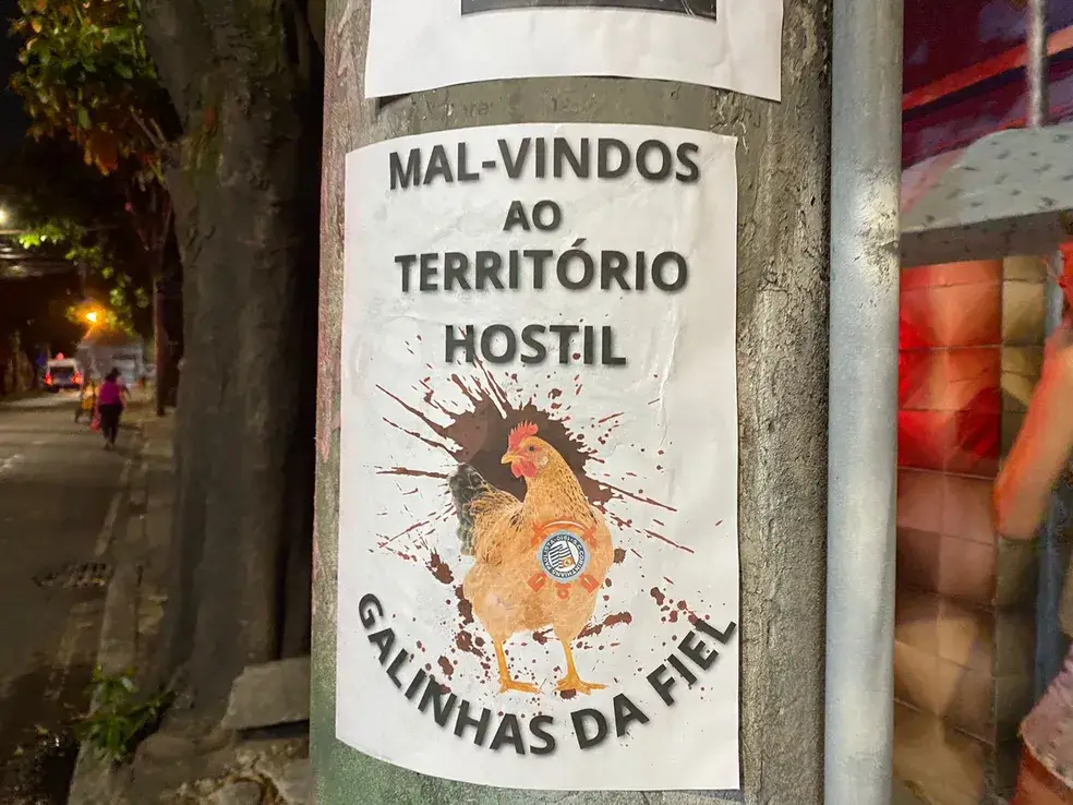 Cartazes com ameaças a corintianos no entorno de SJ 