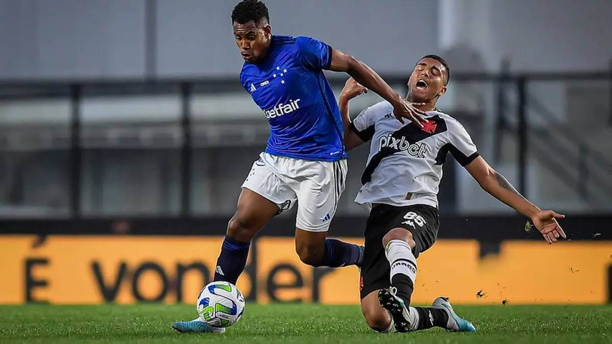 Matheus Jussa em duelo contra Mateus Carvalho