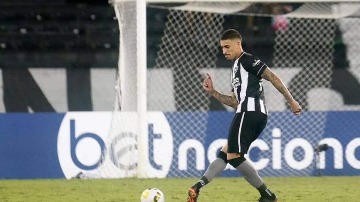 Philipe Sampaio em ação pelo Botafogo