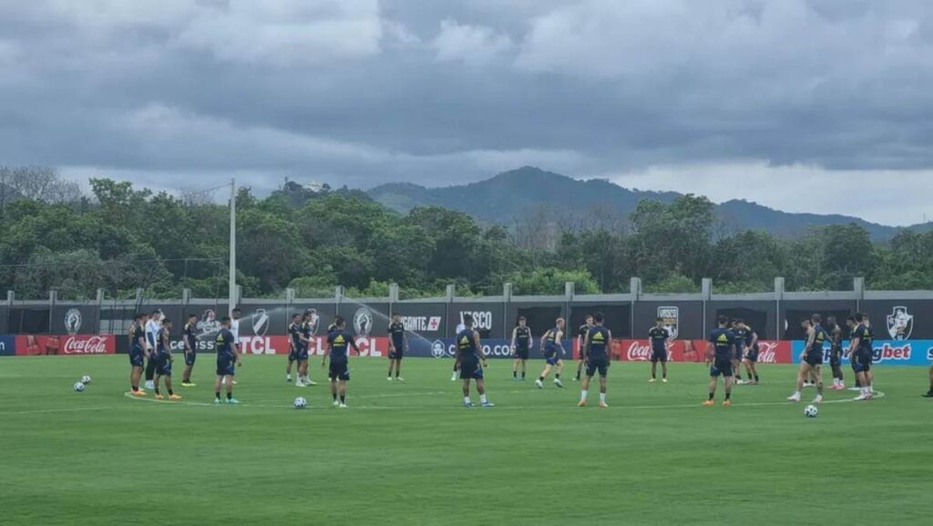 Boca Juniors treina no CT do Vasco