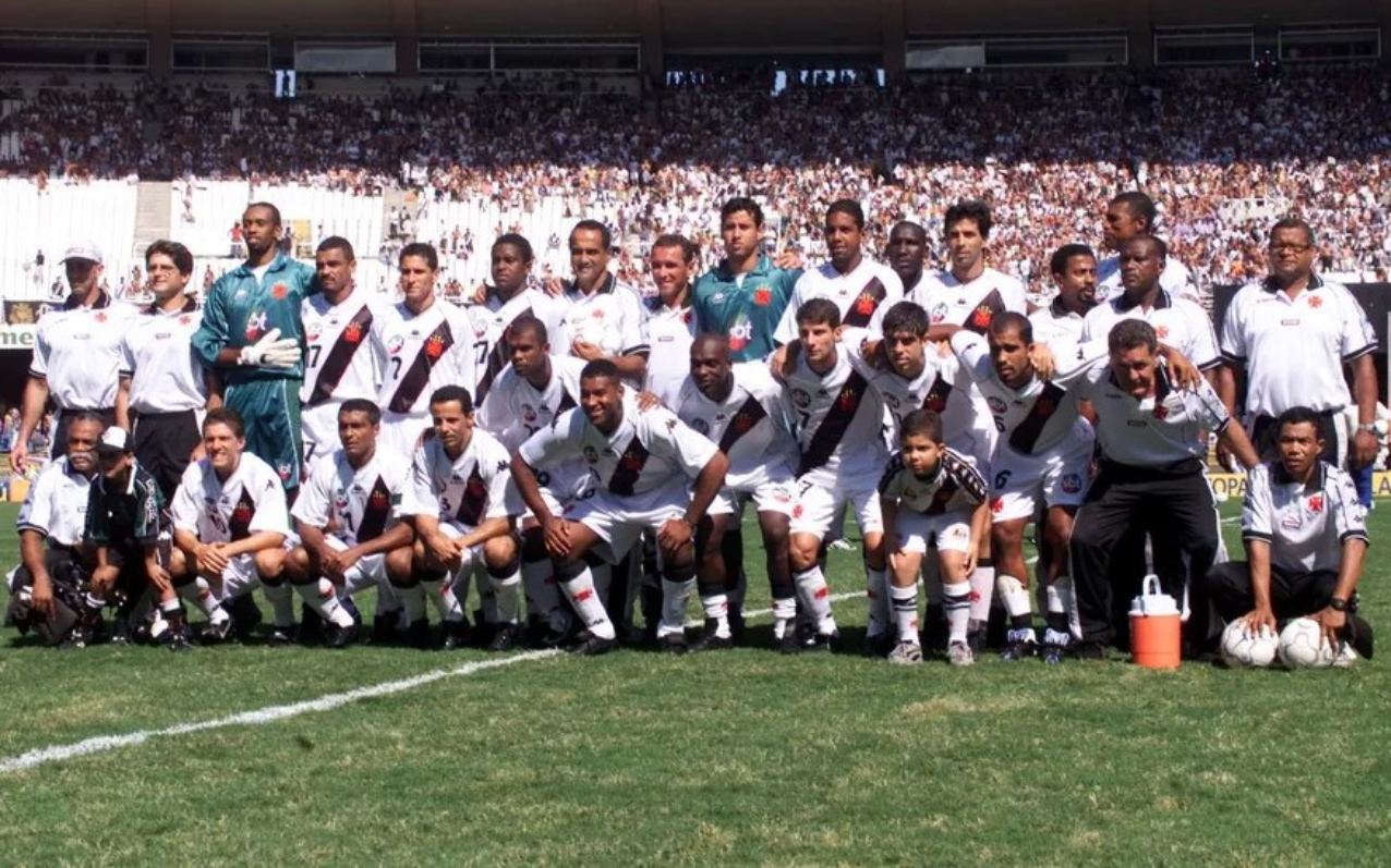 Vasco usou a logo do SBT na camisa na final do Brasileiro de 2000