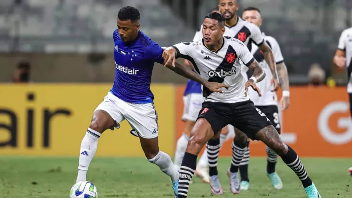 Zé Gabriel em ação pelo Vasco contra o Cruzeiro
