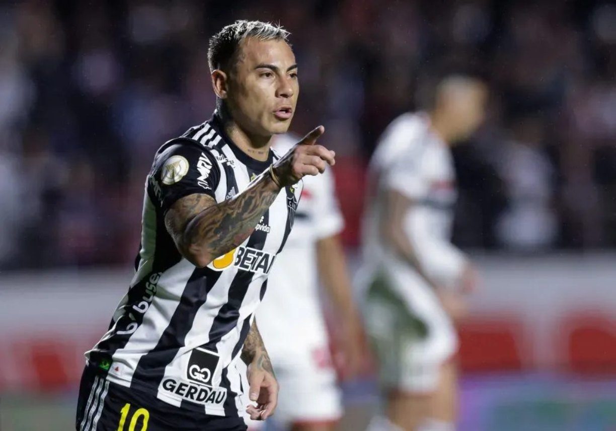 Eduardo Vargas defende o Atlético-MG desde 2020