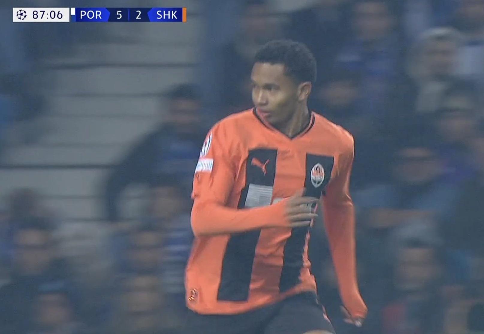 Eguinaldo pelo Shakhtar Donetsk na Liga dos Campeões