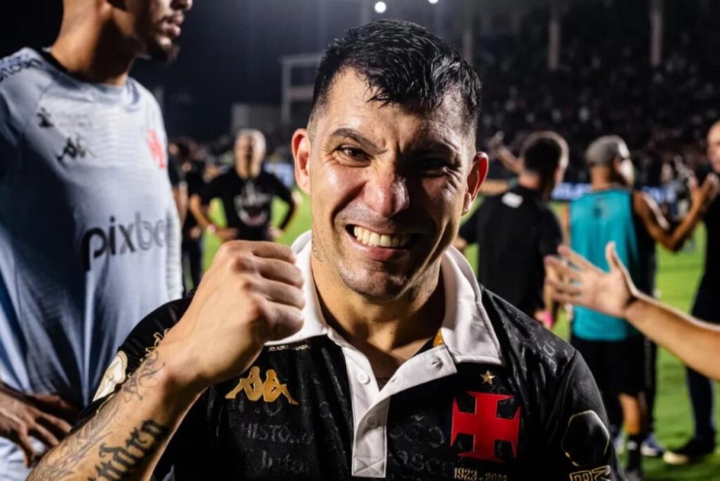 Gary Medel após o Vasco se manter na Série A