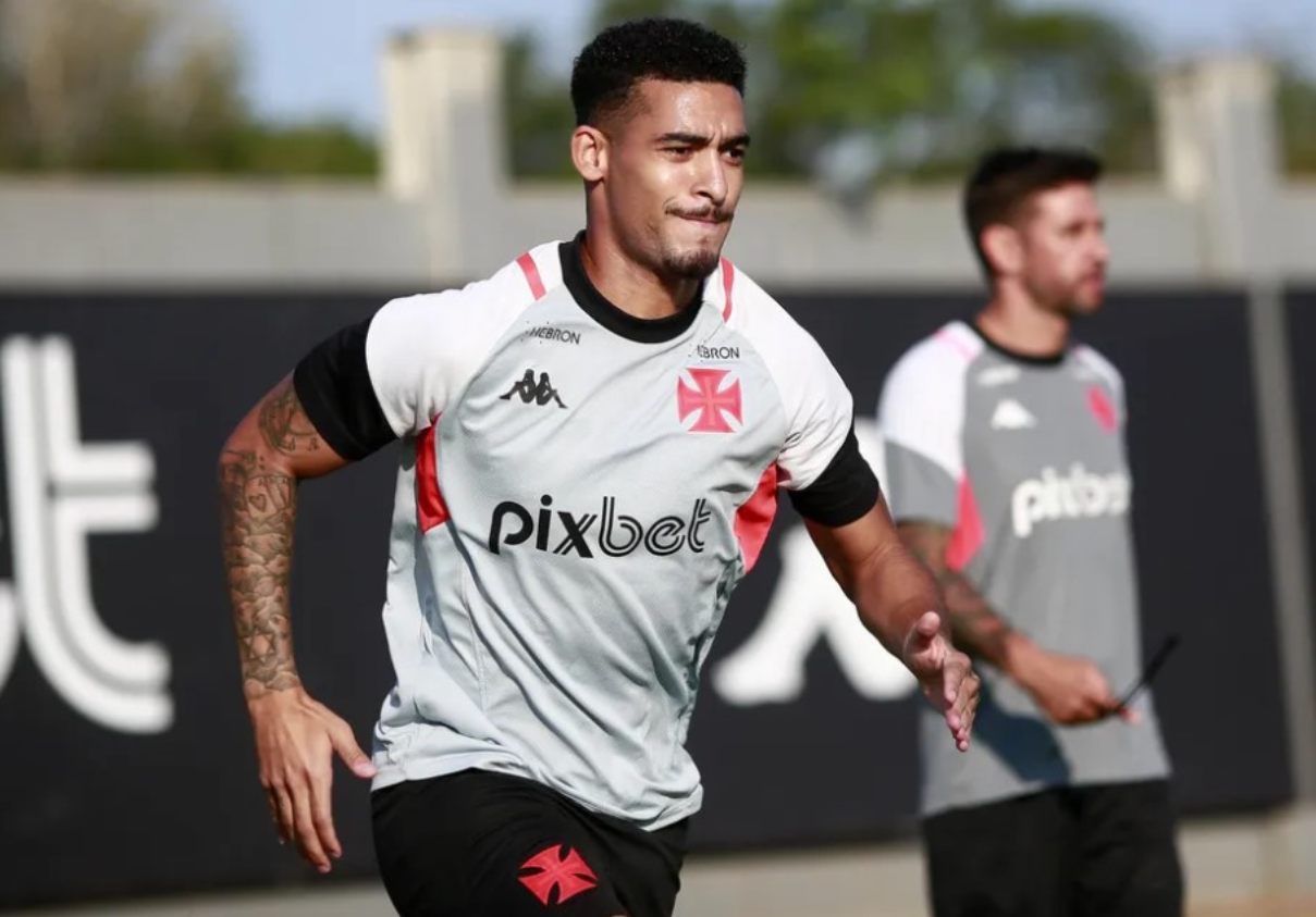 Jefferson em treino do Vasco no CT Moacyr Barbosa